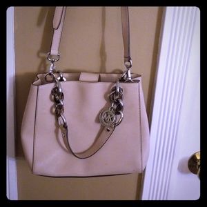Michael kors like new hand bag..